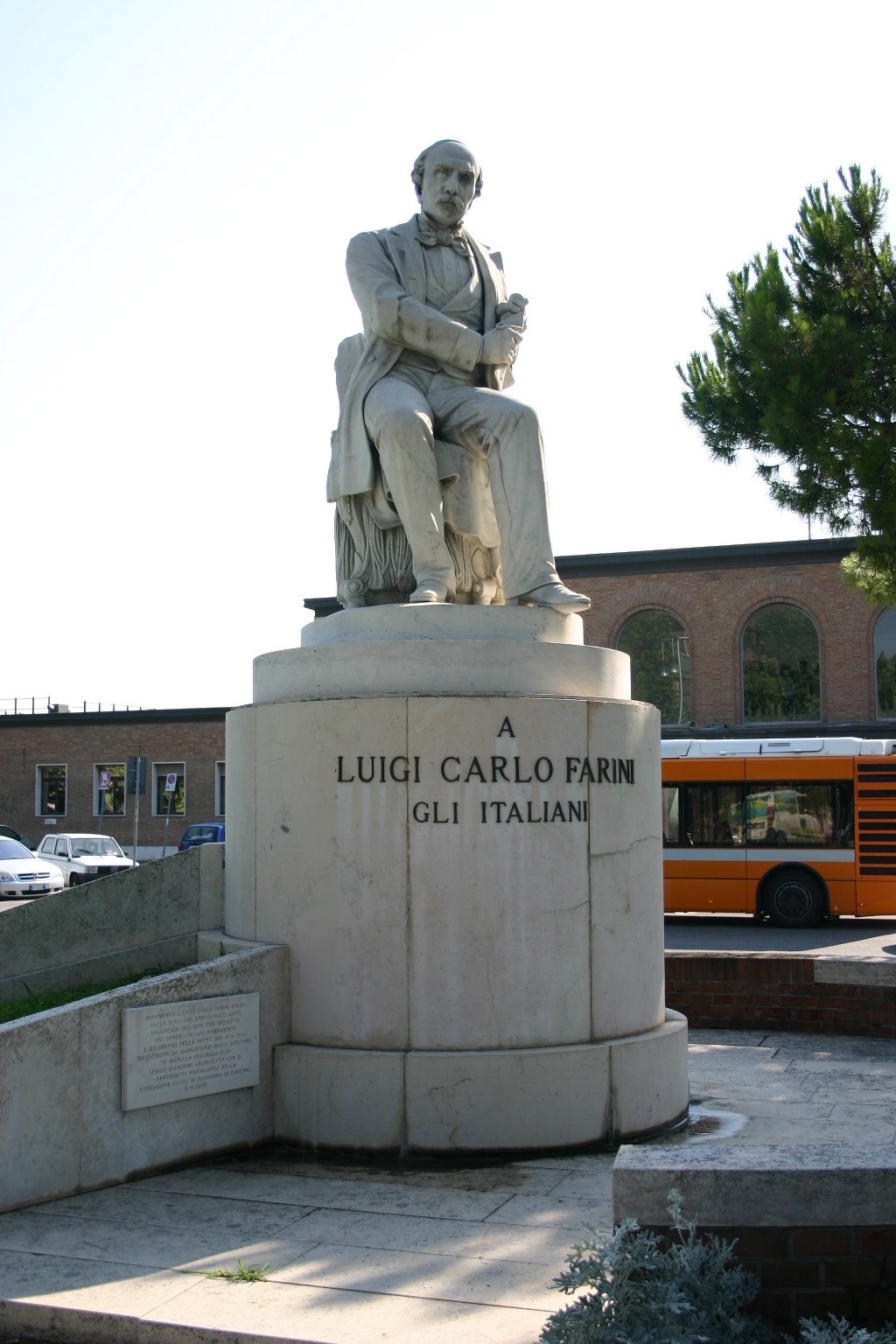 Luigi%20Carlo%20Farini%27s%20monument%2C%20Ravenna%2C%20Italy%20-%2002.JPG